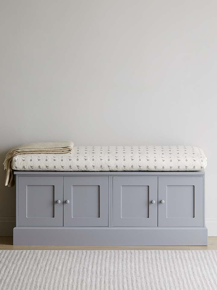 Feather & foam seat pads with loose covers