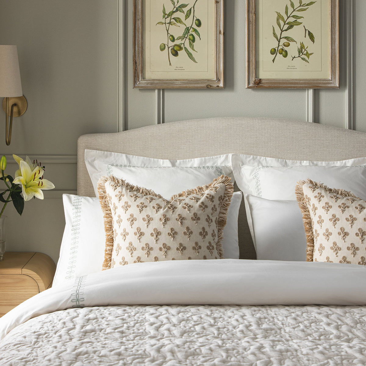 Chilworth Upholstered Ottoman Storage Bed, Ivory Weave Fabric