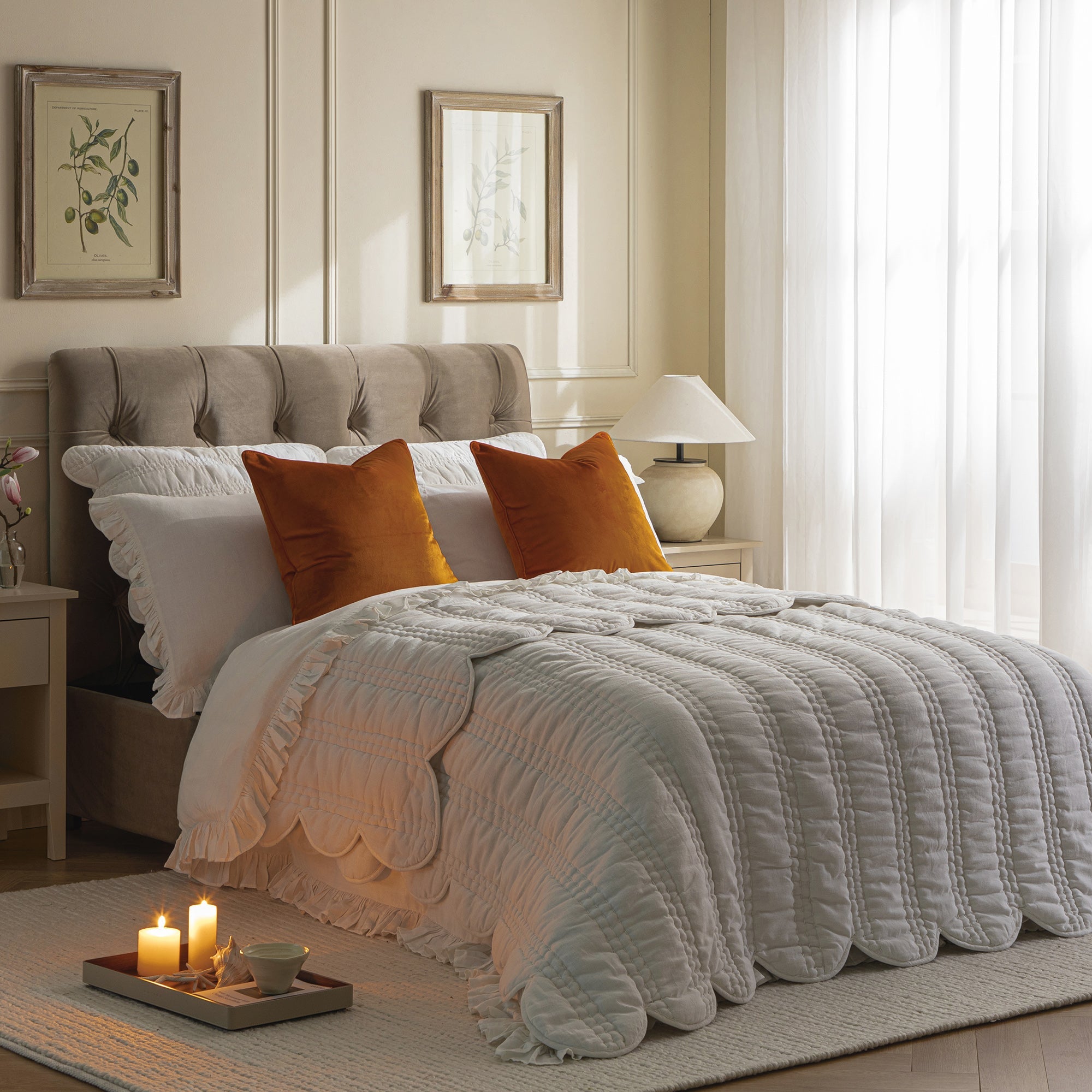 Portland Small Double Buttoned Fold-Out Bed in Ottoman, Mink Velvet