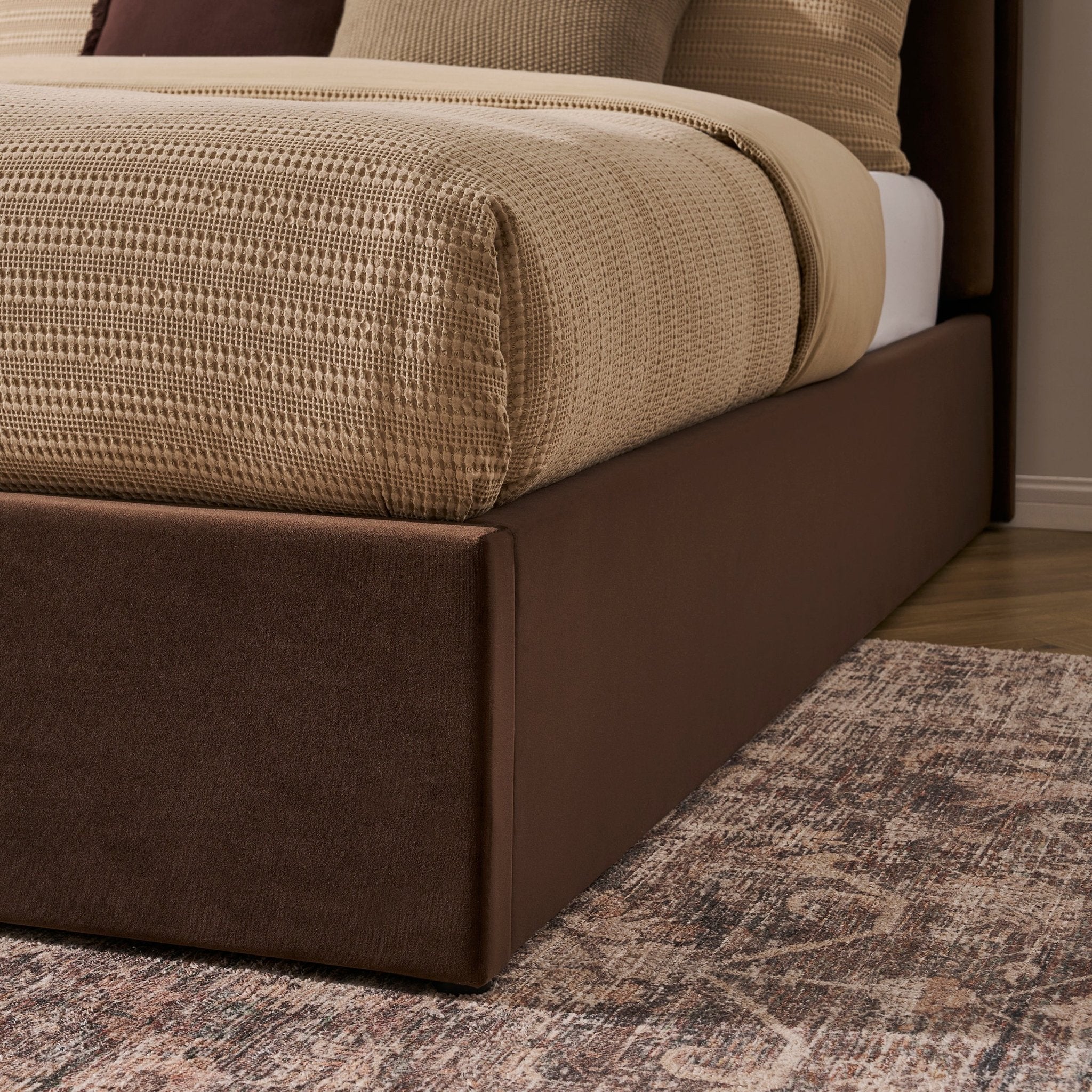 Wiltshire Ottoman Storage Bed - Cappuccino